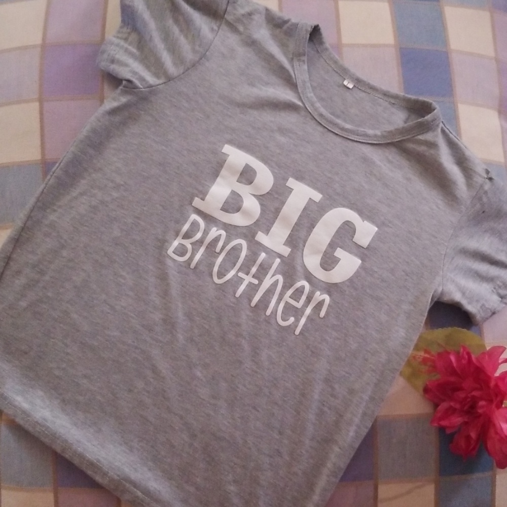💗🛍SALE(Big Brother) t-shirt size (L) 5/6 yr boy